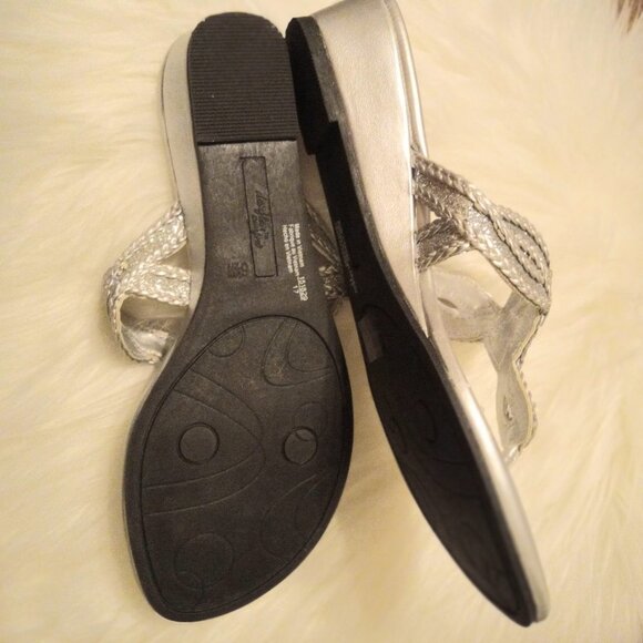 Dexflex Comfort Flip Flop Silver Chain Knot Design EUC Size 6.5 W - Picture 10 of 11